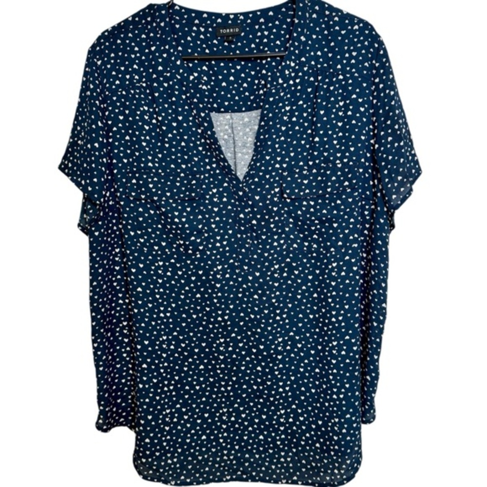 2/$25 Torrid Navy Blue Heart Shaped Polka Dots Business Casual Blouse Size 2